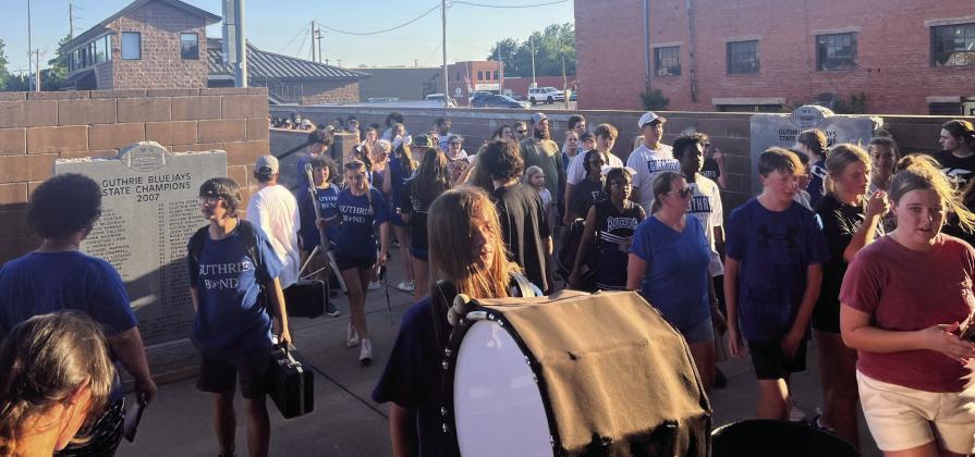 Citizens and students leaving Meet the Bluejays.