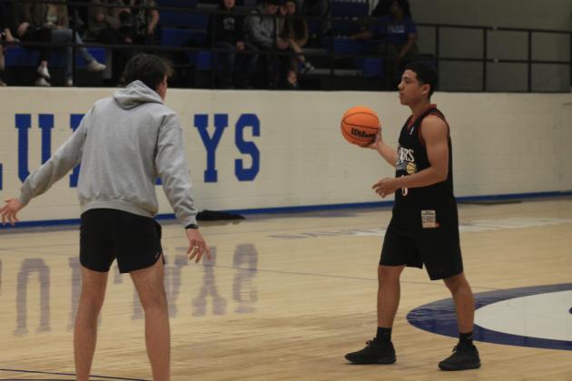 GHS students compete in a 3-on-3 basketball game