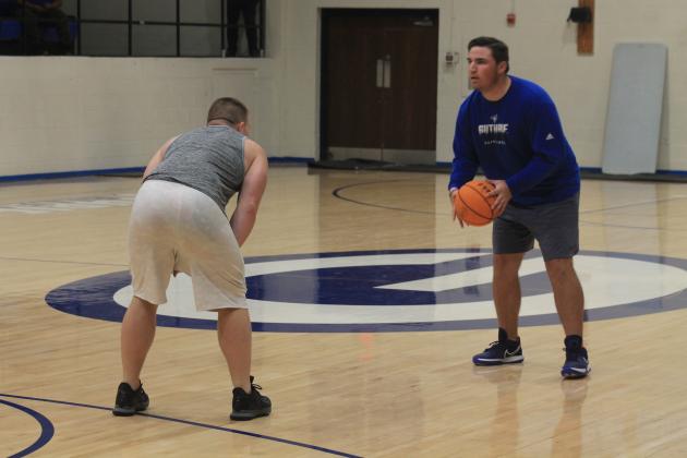 GHS students compete in a 3-on-3 basketball game