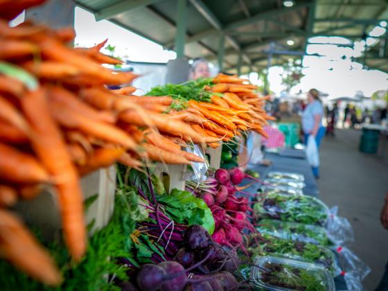 Oklahoma communities welcome this year’s farmers market season after COVID-19 reduced vendor and customer attendance in 2020. (Photo by Todd Johnson, OSU Agricultural Communications Services) 