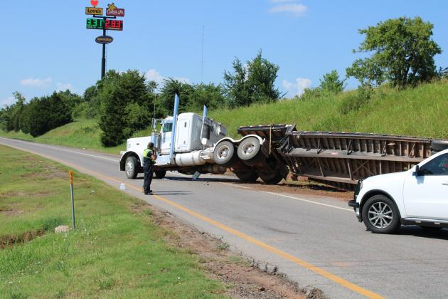 Semi-truck wreck near I-35 (Picture by Jacob Sturm)