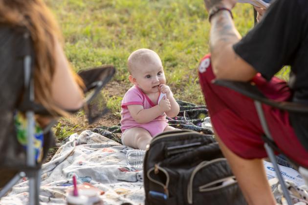 ENJOYING PICNIC