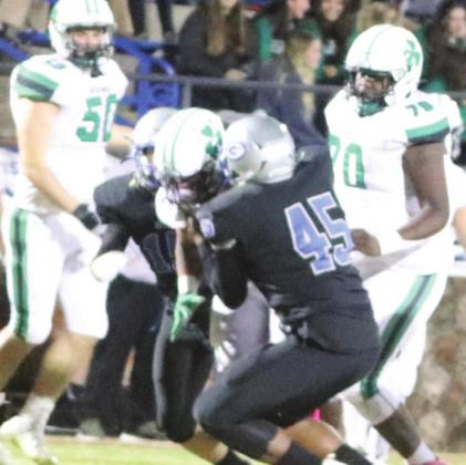 Chris Shaputis sacks the quarterback