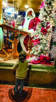 It’s officially Christmas time in Guthrie! Guthrie’s Territorial Christmas Celebrations has one weekend in the books and one more weekend to go. Come enjoy all the fun and festivities again next Saturday December 10th. Photo by Michelle Thomason