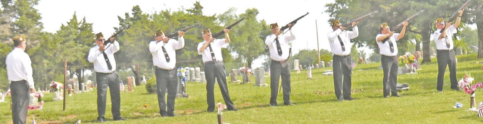 VFW 21 Gun Salute. Photos by Mike Monahan.