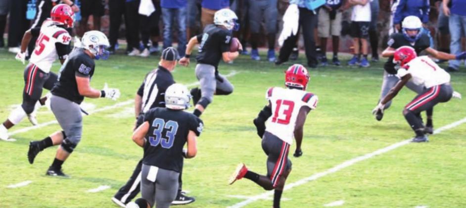Hayden Calvert off on his 33 yard run Friday night