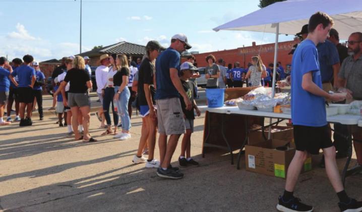 People lined up for dinner Saturday night