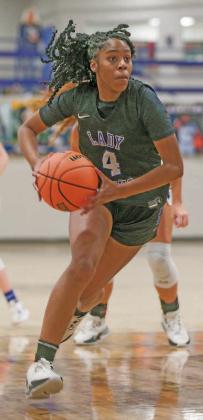 Mariah Dightman to the bucket against Harrah.