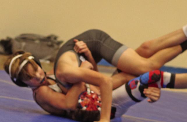 GJHS Kyler Wilder has Duncan wrestler in predicment on way to 9-6 win on Jan.3.