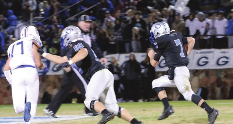 Chase Doles gets out in Front of Hayden Calvert on long run