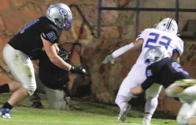 Spade Pool and Jackson Walters contain Noble running back