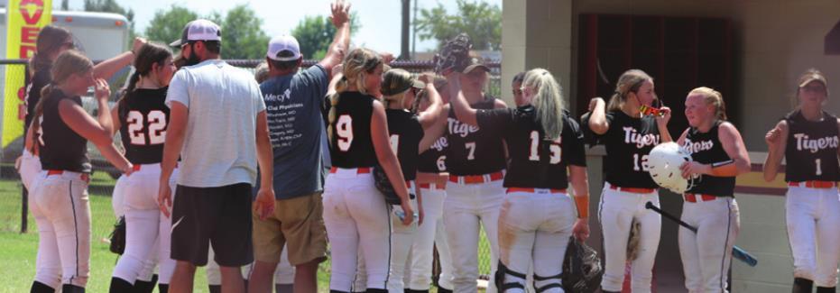 Crescent celebrating their big win over Cashion