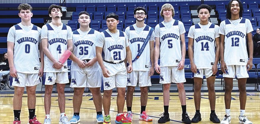 Boys/escorts: Sophomore Xavier Noble, senior Wyatt Suchan, senior Xavier Amaro, senior Joaquin Amaro, 2024 Basketball Homecoming King Alex Jennings, senior Brennan Robinson, freshman Terance Dumas and junior Jace Lemons. Photo by Wray Larman.