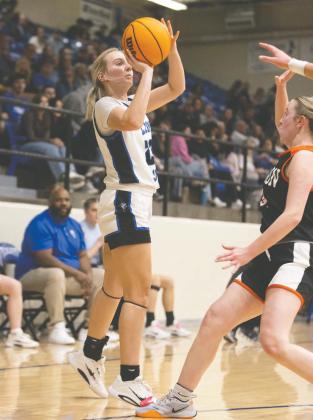 Addison Long sets up to score on her way to a 21-point performance against Guymon on Jan. 13. Photo by Brent Fuchs.