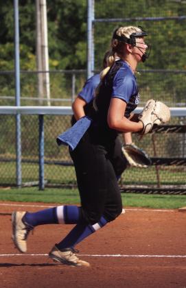 Kinley Duehning in action against Carl Albert.