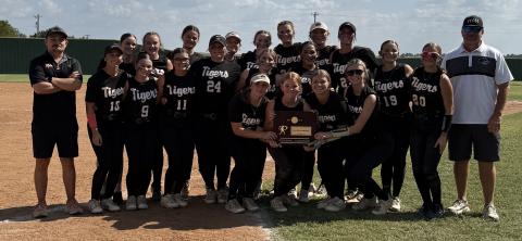 Crescent High School Varsity Softball Team. Photo Submitted.