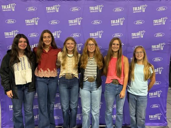 L-R Cattle Grading Team: Lauren Stinchcomb, Berkley Mckay, Daisi Ward, Lyndi Wars, Natalie Mitchell, Adalyn Mitchell.