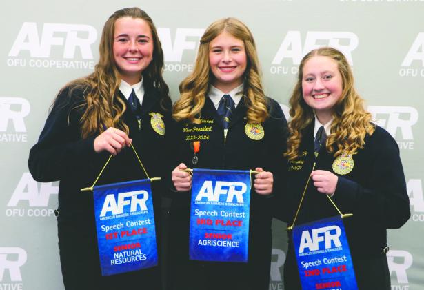 (Left to Right) Rylee Tobin, Kynseth Zubrod and Makenzie Canary.)