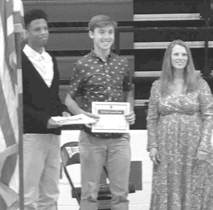 Guthrie Noon Lions Clubs presented two High School Seniors with their Lions Club Scholarships. Congratulations to Jalen Chelf and Lance Sallee. We wish you the best in all your future endeavors!