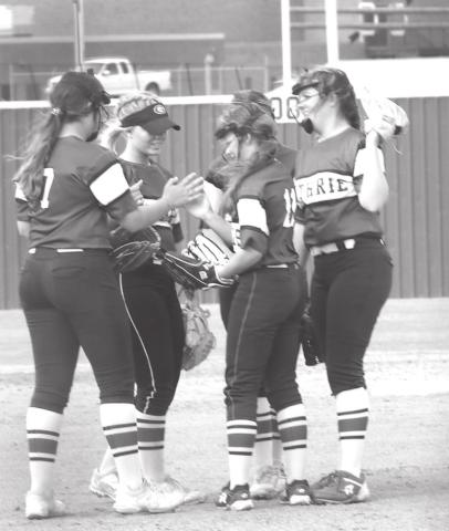 GHS slow pitch huddle.