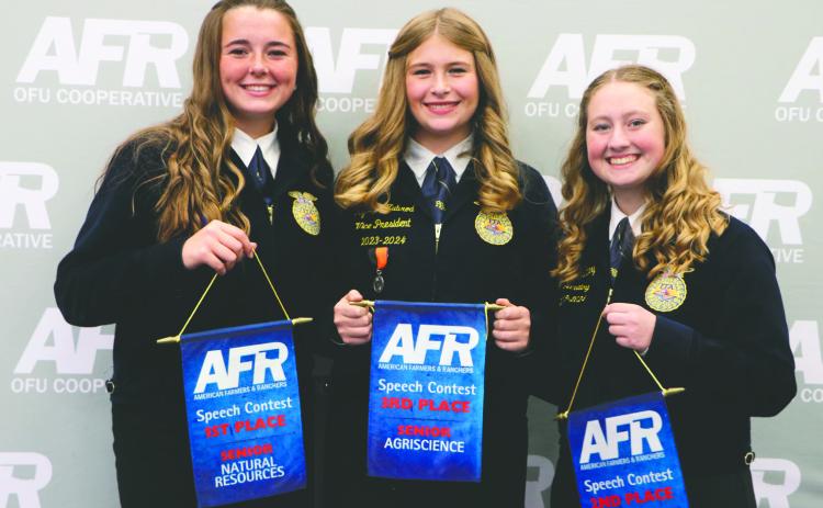 (Left to Right) Rylee Tobin, Kynseth Zubrod and Makenzie Canary.)