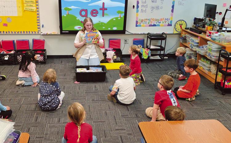 Braylea Lawson, presenting her Grow and Glow educational kits to students at Mulhall-Orlando Elementary School Photo provided by Braylea Lawson